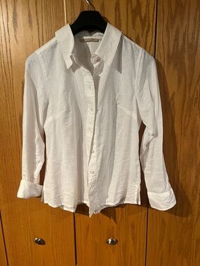 Women’s Classic White Button-Up Linen Shirt